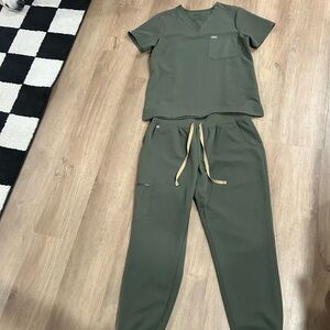 Figs Olive Green Women's Jogger Set